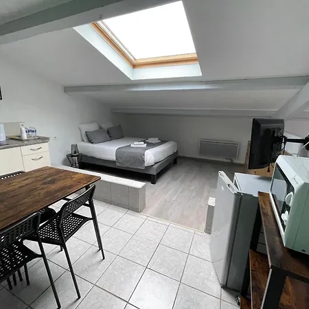 Paris Madrid Hotel 2*