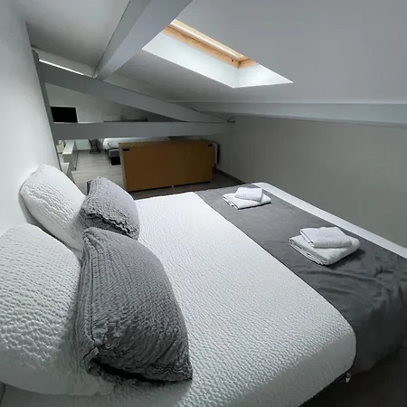 Paris Madrid Hotel 2*