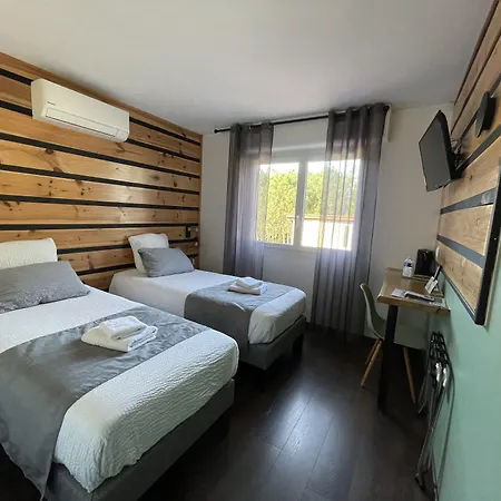 Logis Paris Madrid Lesperon (Landes)