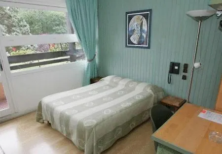 فندق Logis Paris Madrid 2*