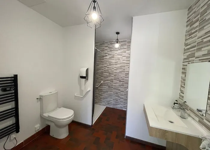 Paris Madrid 2* Lesperon (Landes)