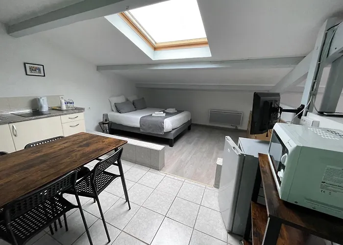 Paris Madrid Hotel 2*