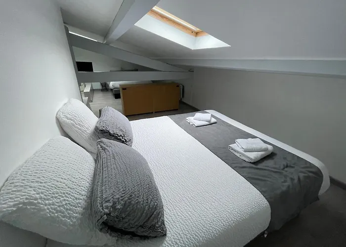 Paris Madrid Hotel 2*