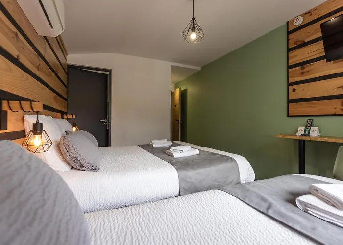 Paris Madrid Hotel 2*