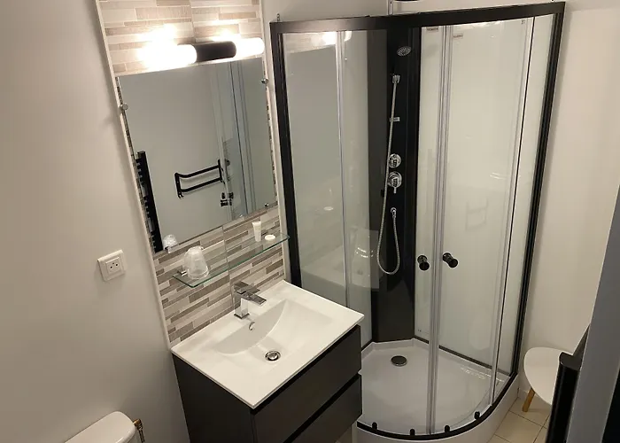 Paris Madrid 2* Lesperon (Landes)